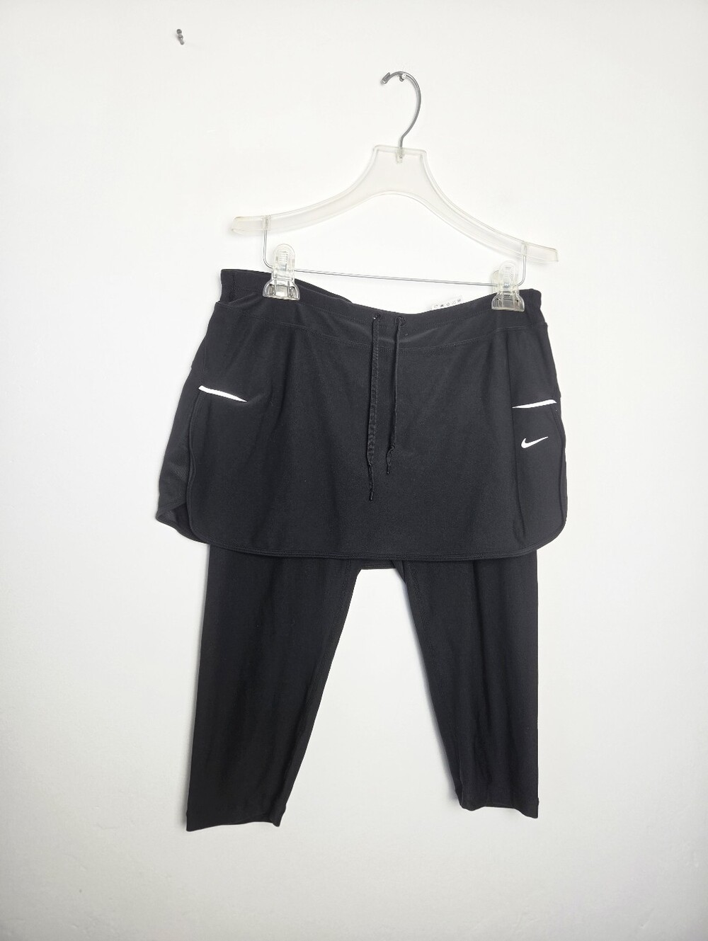 Nike Scapri Skirt Capri Skort Leggings Black Athletic Athleisure Yoga Running M